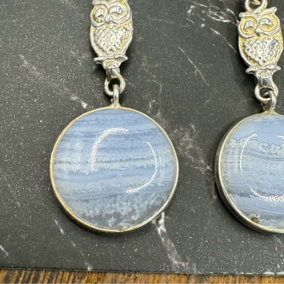 Sterling silver owl and white bezel set agate stone dangle earrings - Picture 6 of 6